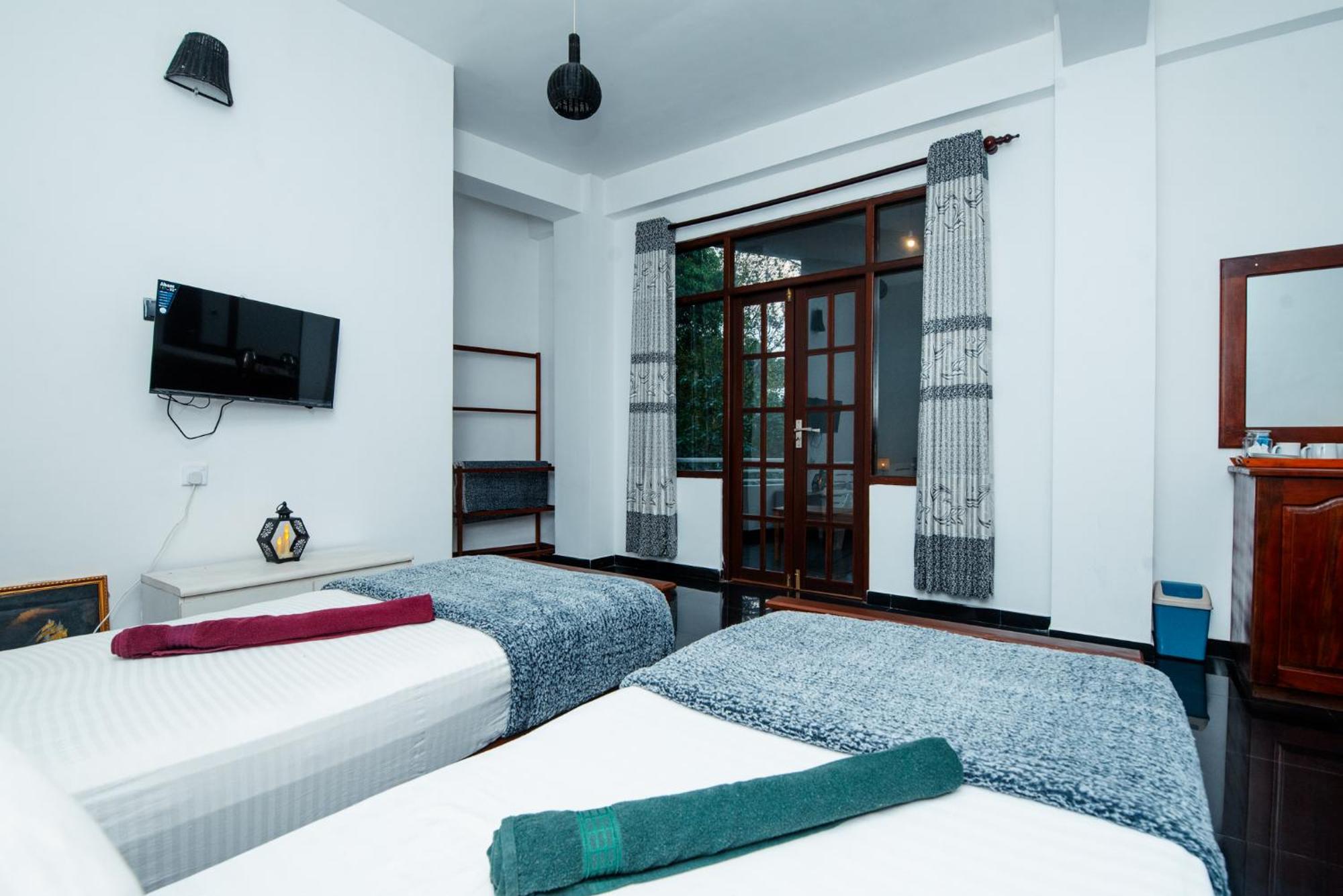 Adams Peak Inn ナラタニヤ エクステリア 写真
