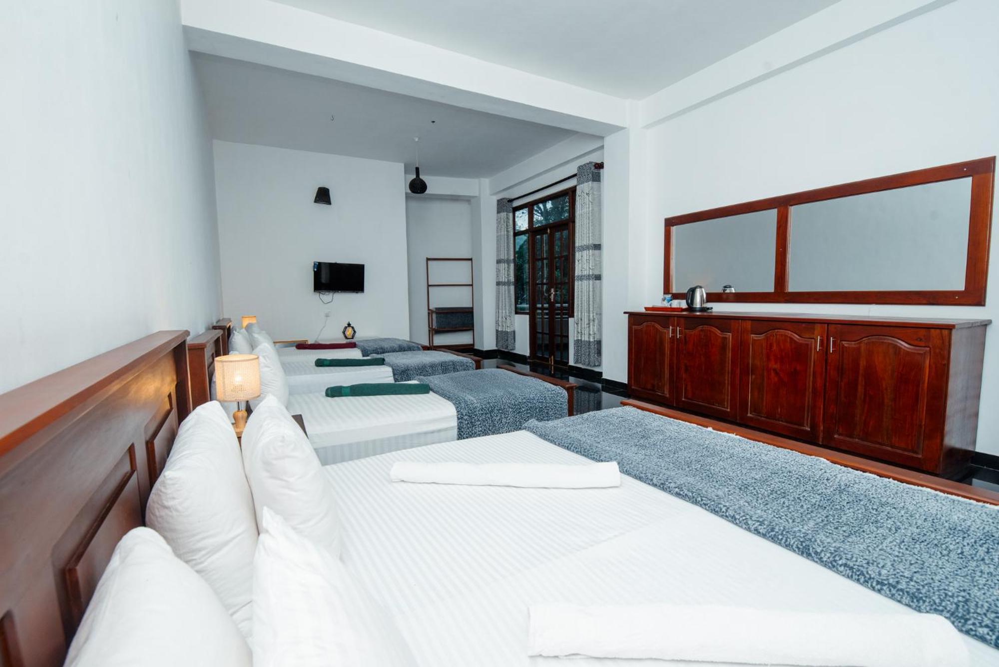 Adams Peak Inn ナラタニヤ エクステリア 写真