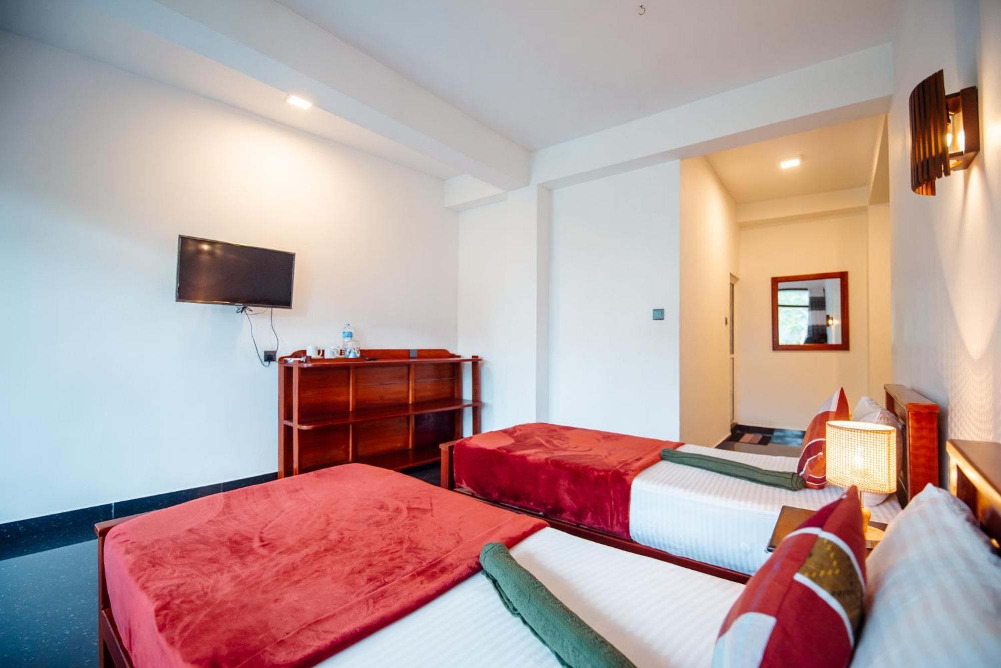 Adams Peak Inn ナラタニヤ エクステリア 写真